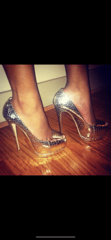 des talons aiguilles