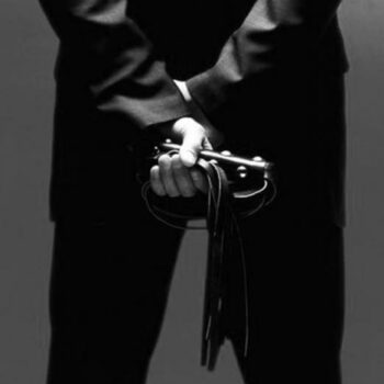 Homme dominant BCBG à Saint Pierre (Réunion) recherche femme soumise