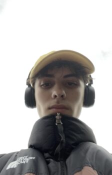 Jeune homme soumis cherche sa première dominatrice à Chambéry