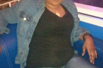 Maitresse afriquaine et sévère cherche lope à humilier