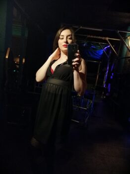 Femme dominatrice expérimentée sur Paris cherche soumis complice