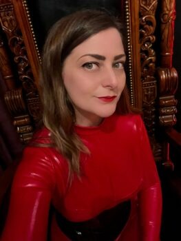 Domina expérimentée Paris cherche soumis sérieux dévoué pour relation BDSM longue durée fidèle