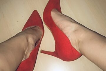 Elvira dominatrice expérimentée cherche soumis sérieux pour relation BDSM long terme virtuelle et réelle