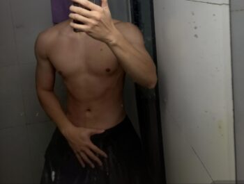 2025 04 13_67fb49081202a_do i look so skinny v0 f91uw5vzbg9e1