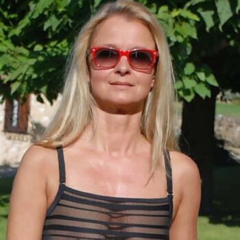 Femme dominatrice de 51 ans en tenue transparente à Angers
