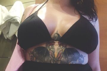 Femme dominatrice ronde en lingerie noire, BDSM Marseille